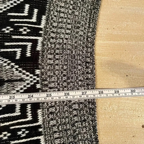 Vintage geometric wool blend knit sweater by Melange. 
Size: XL - Picture 6 of 8